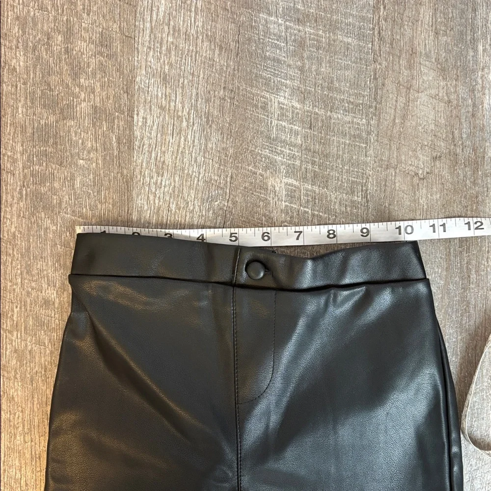 Unbranded Black Faux Leather Cargo Wide Leg Pants High Waist size M (7/8)